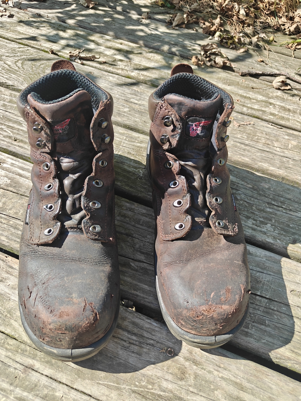 Red Wing Men's Brown Leather Work Boots - Rugged Outdoor Boot